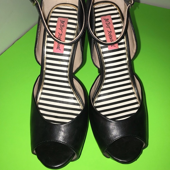Betsy Johnson heels - Picture 3 of 4